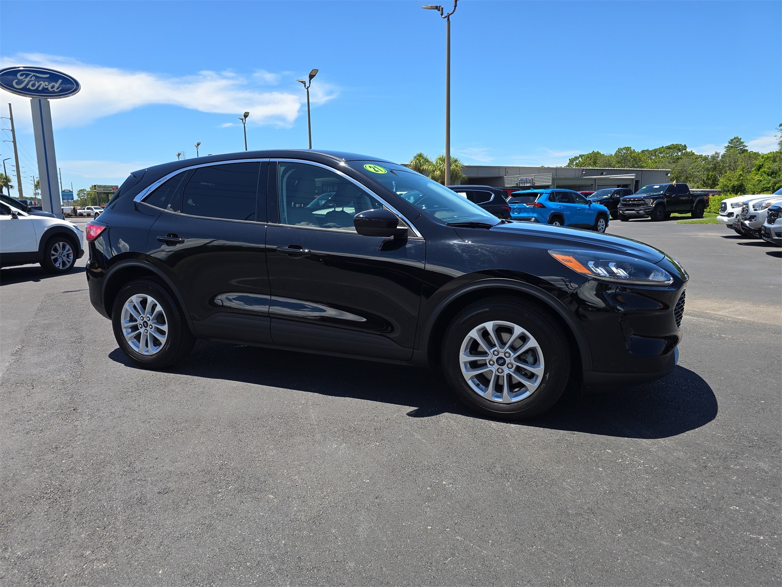 Used 2021 Ford Escape SE with VIN 1FMCU0G68MUA67774 for sale in Spring Hill, FL