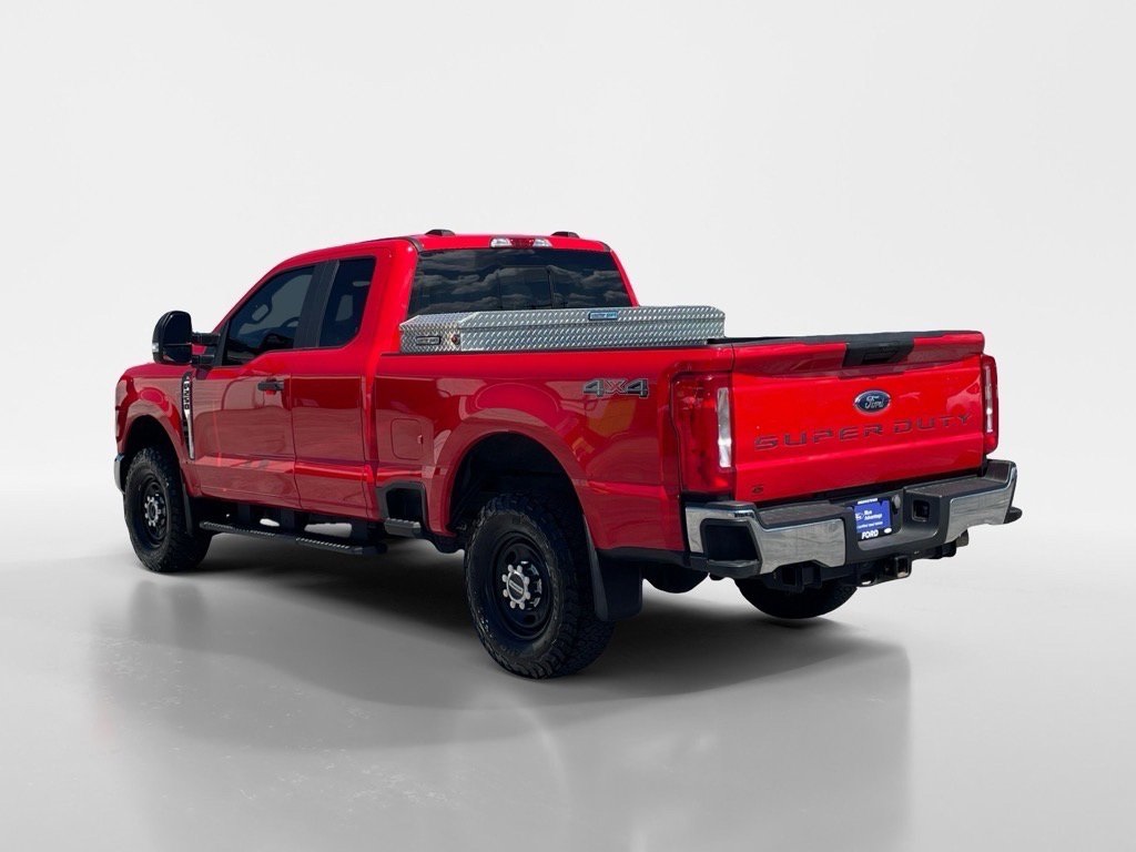 2023 Ford F-250 XL photo 3