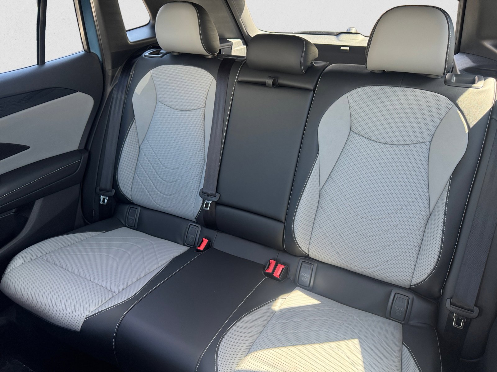 2025 Volkswagen Tiguan SE R-Line Black photo 13