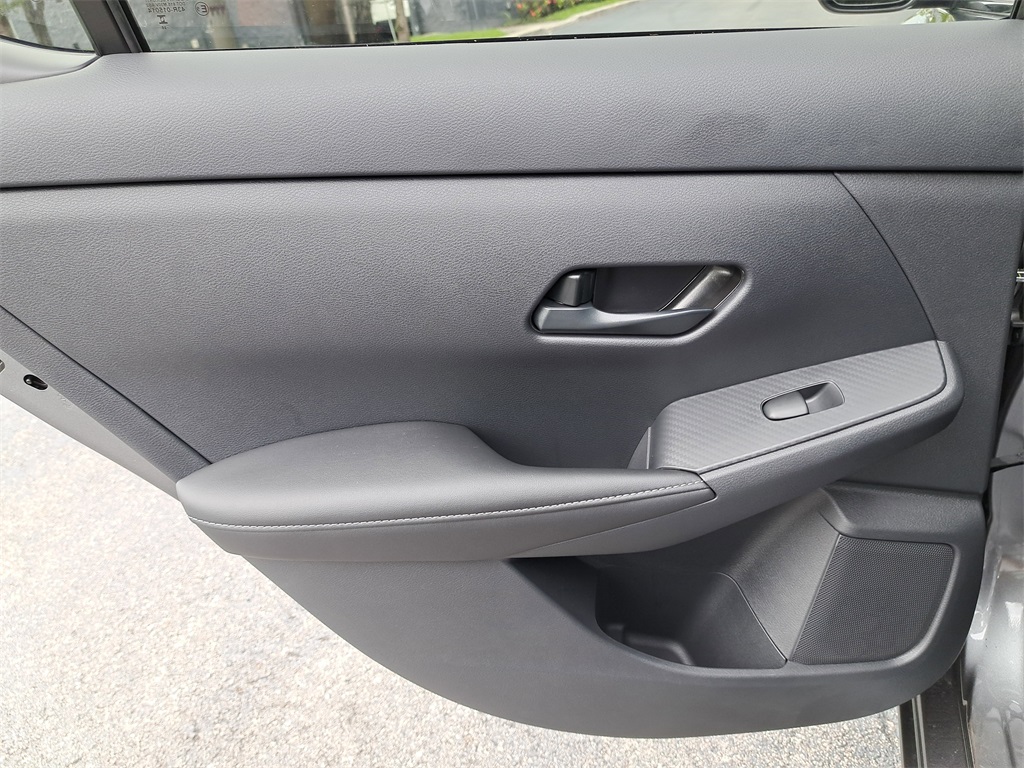 2025 Nissan Sentra S photo 14