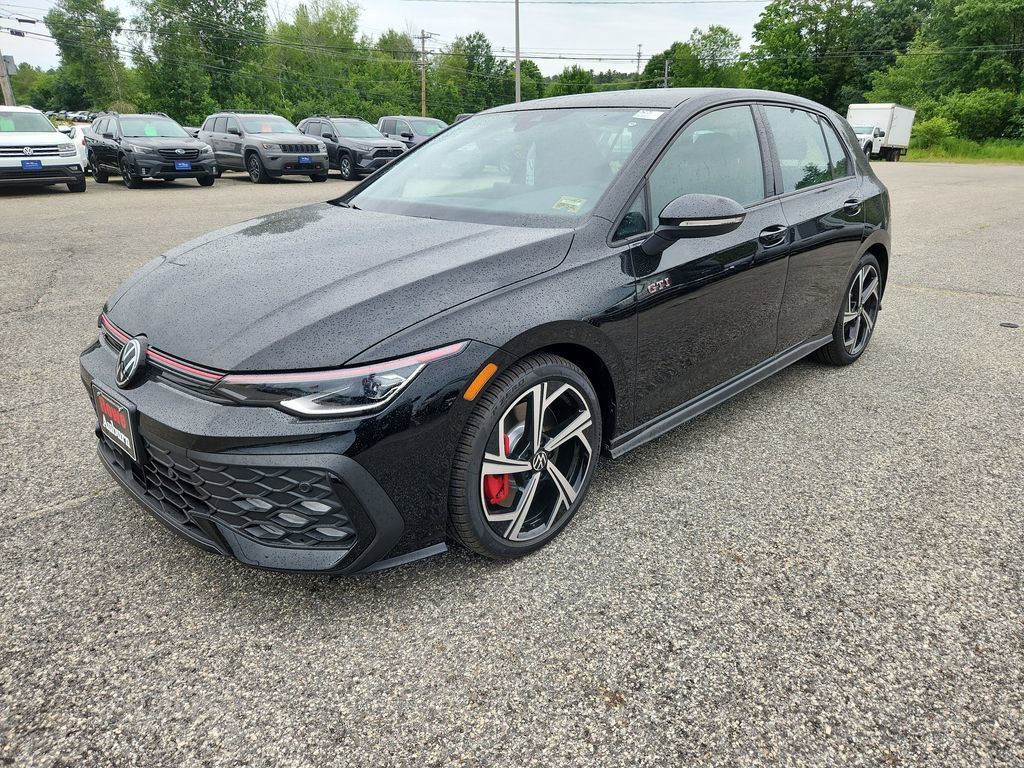 2025 Volkswagen Golf GTI SE photo 3