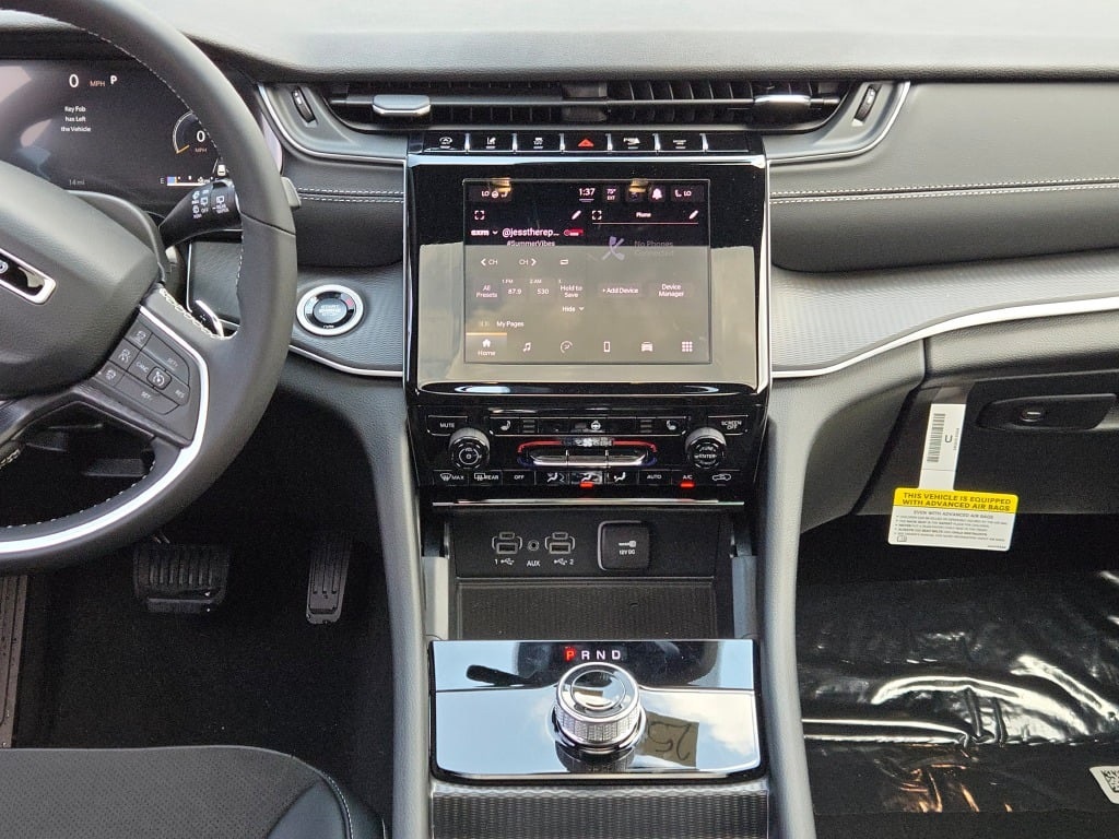 2025 Jeep Grand Cherokee Laredo photo 20