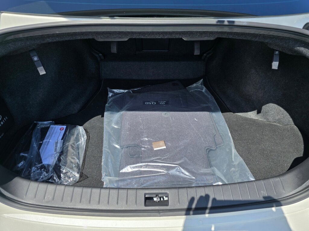 2024 Infiniti Q50 LUXE photo 13