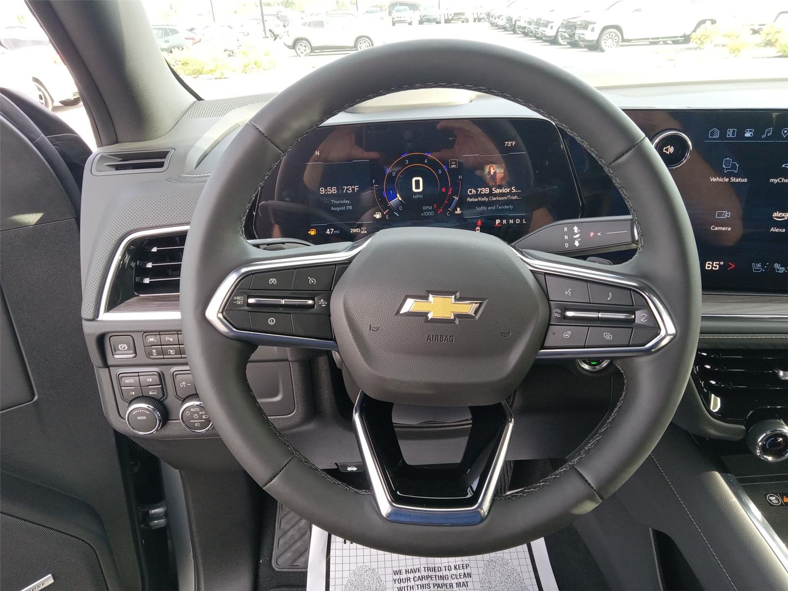 2025 Chevrolet Suburban Premier photo 22