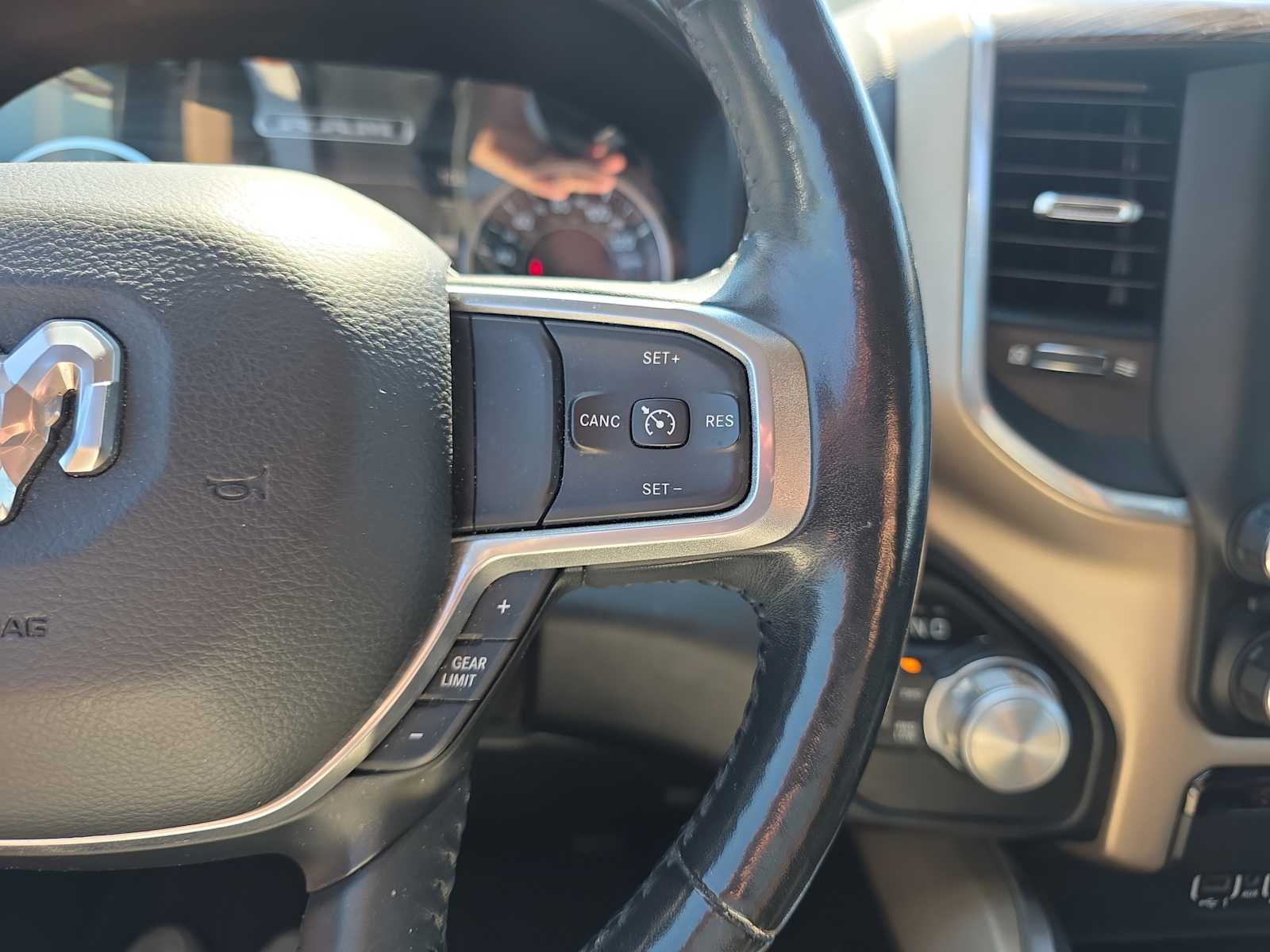 2020 Ram 1500 Laramie photo 23