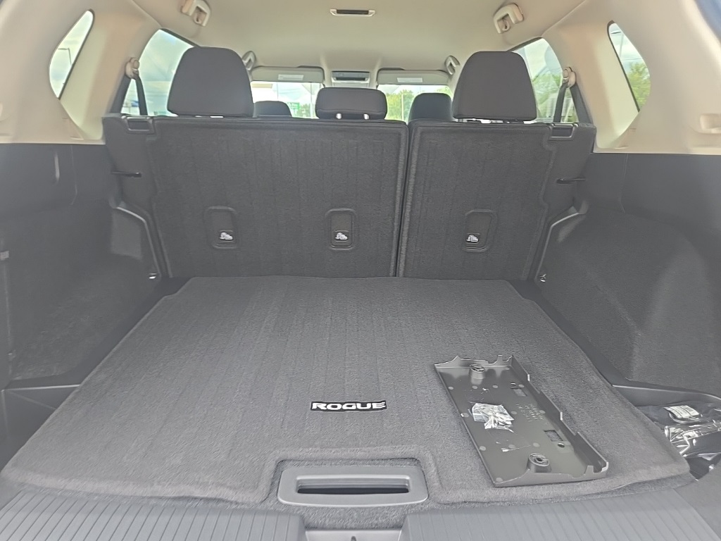 2026 Nissan Rogue SV photo 32