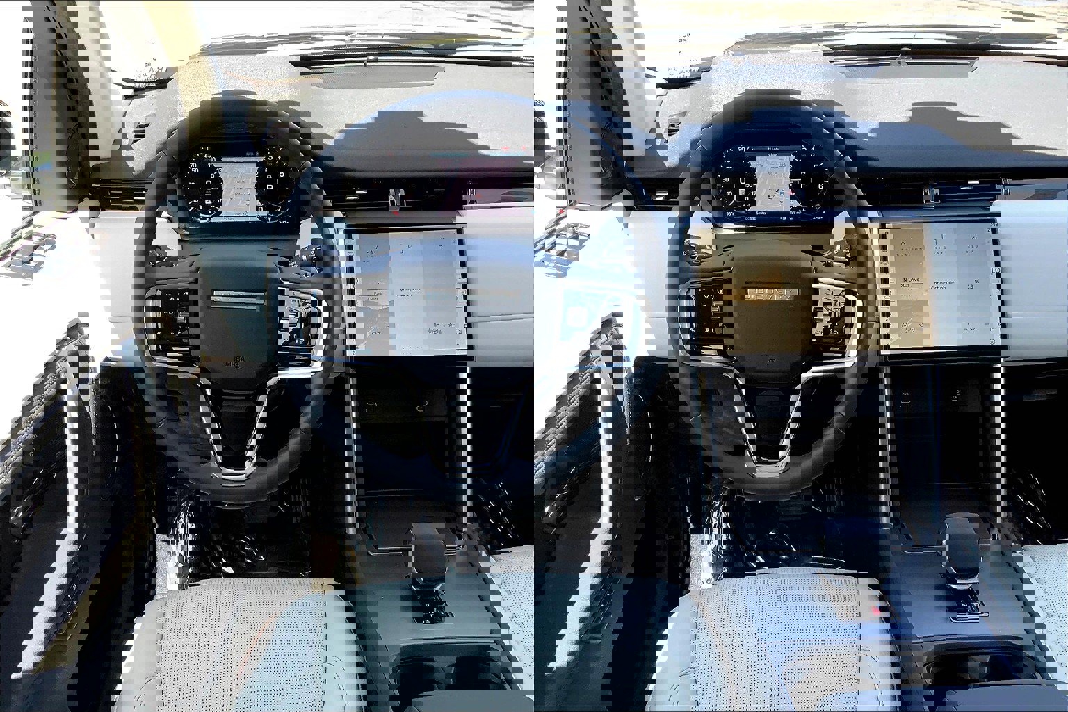 2024 Land Rover Discovery Sport S photo 5