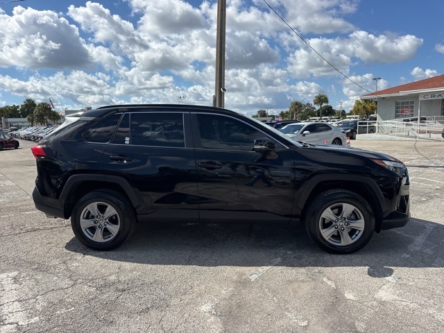 Used 2022 Toyota RAV4 XLE with VIN 2T3W1RFV8NC174188 for sale in Kansas City