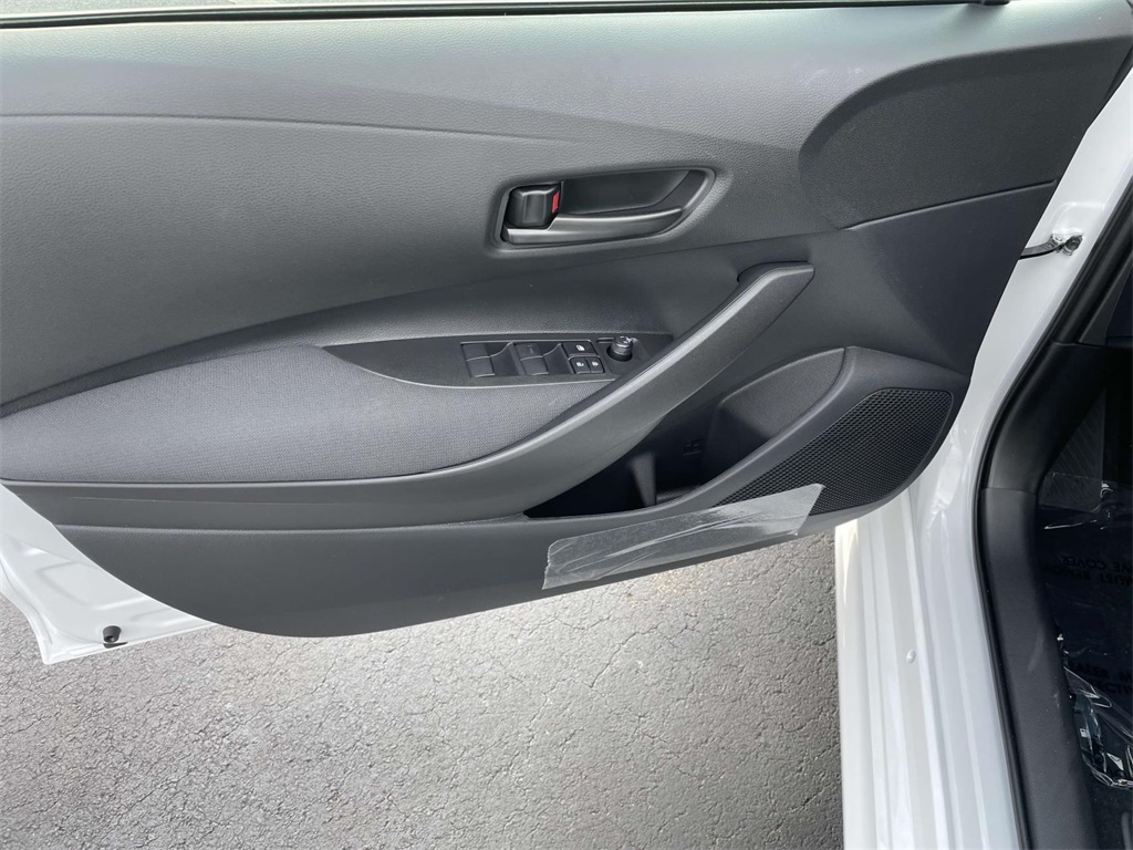 2025 Toyota Corolla LE photo 16