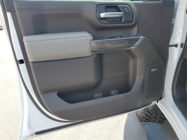 2022 Chevrolet Silverado 2500HD LTZ photo 9
