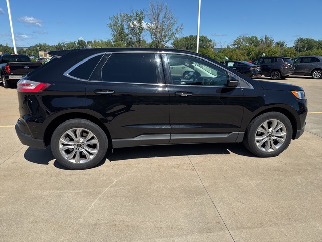 2024 Ford Edge Titanium photo 12