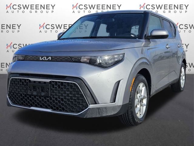 2023 Kia Soul LX's photo