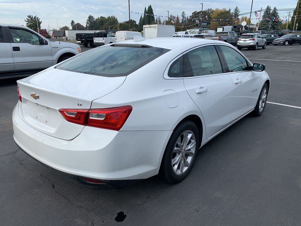 2023 Chevrolet Malibu 1LT photo 2
