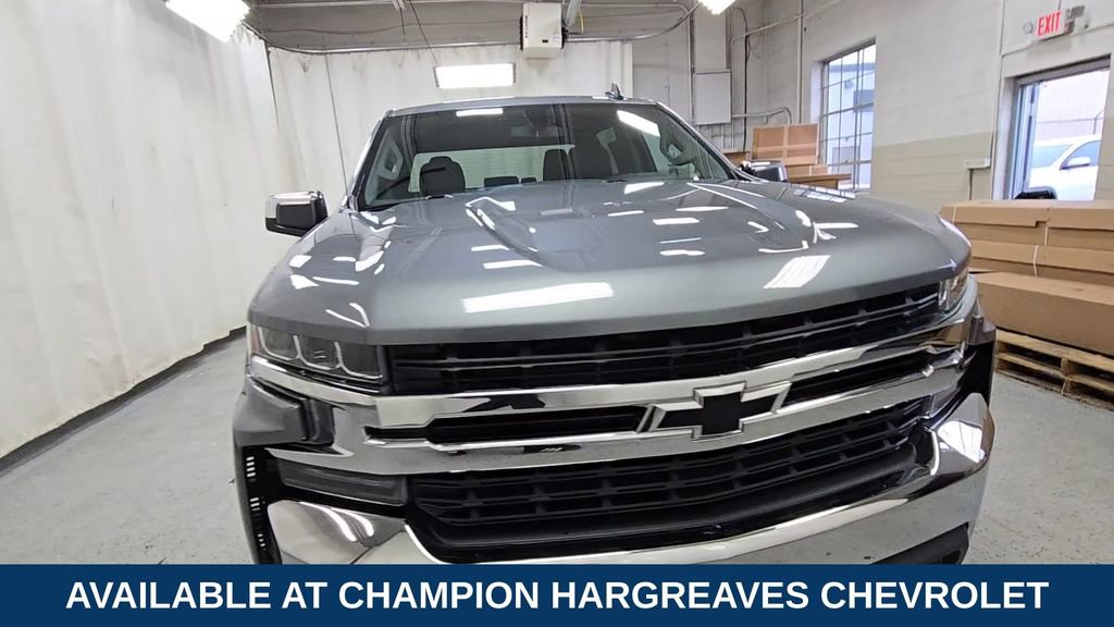 2021 Chevrolet Silverado 1500 LT photo 3