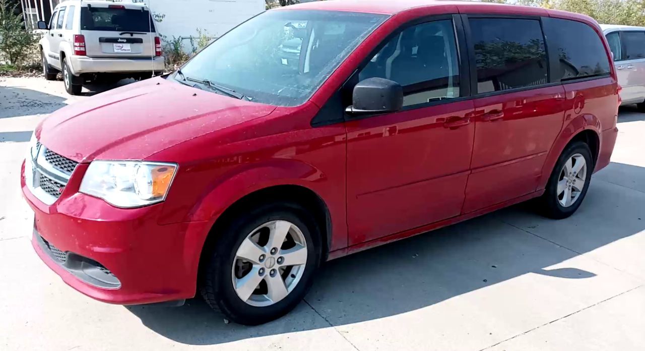 PreOwned 2016 Dodge Grand Caravan SE MINIVAN Y194149 in Cedar Rapids