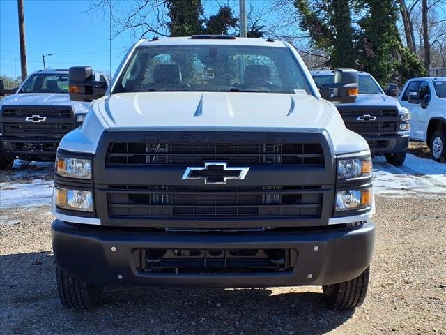 2024 Chevrolet Silverado 5500HD Work Truck photo 2
