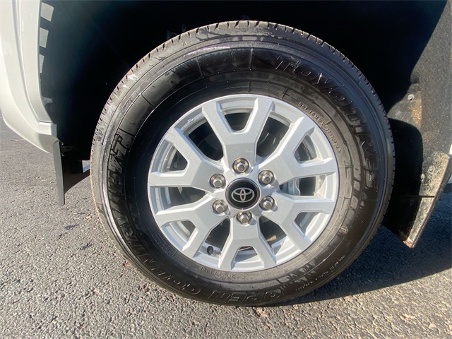 2024 Toyota Tacoma SR5 4x4 Double Cab photo 2