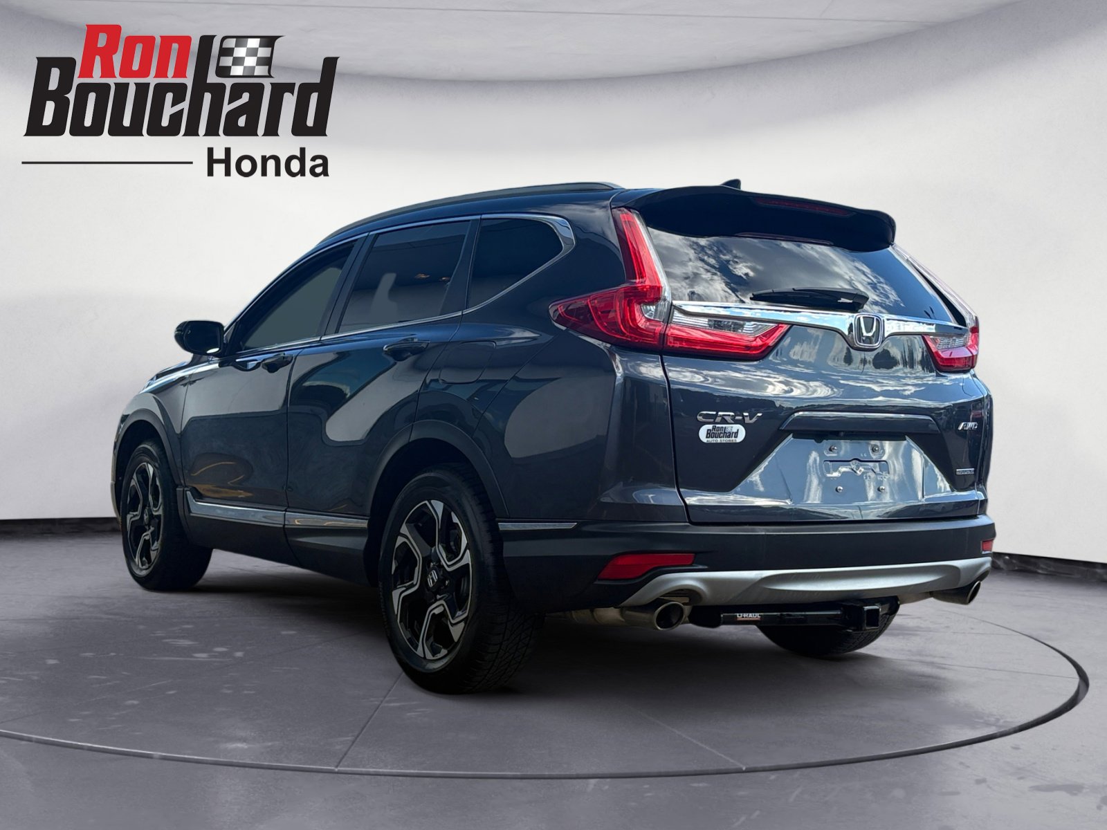 2017 Honda CR-V Touring photo 4