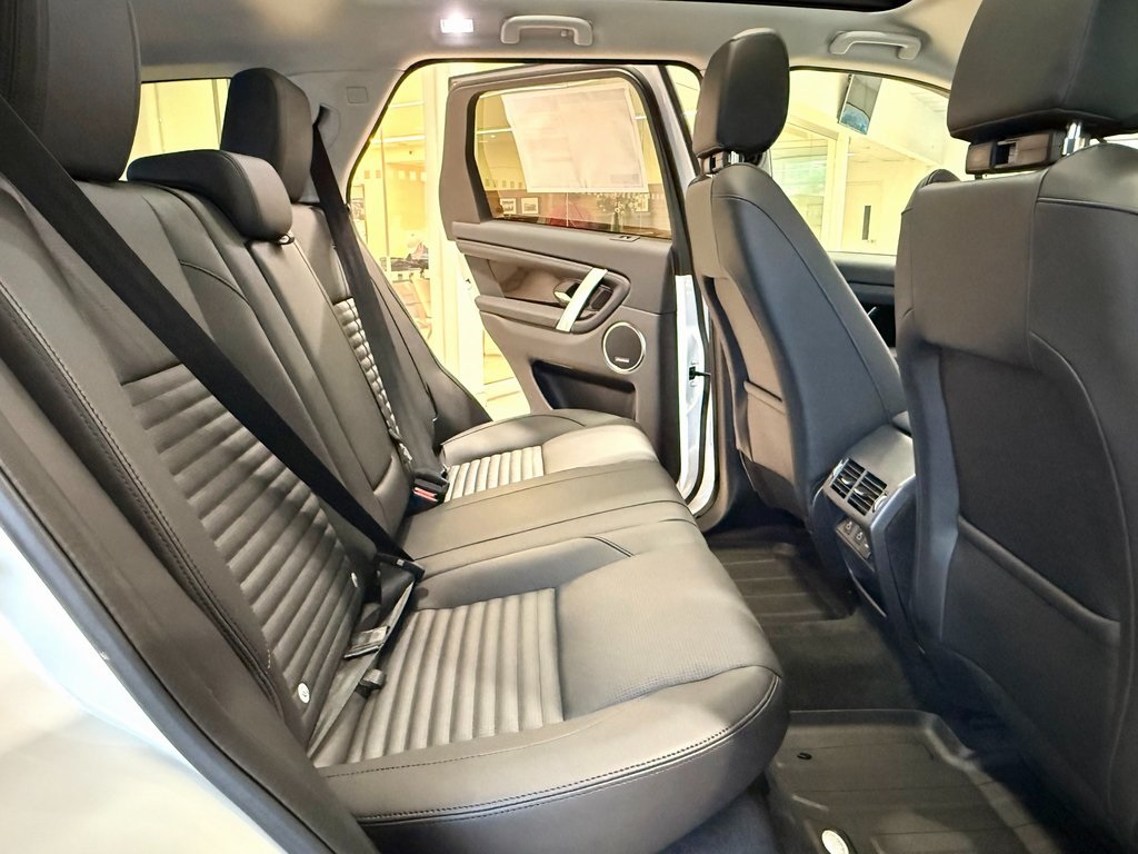 2025 Land Rover Discovery Sport S photo 13
