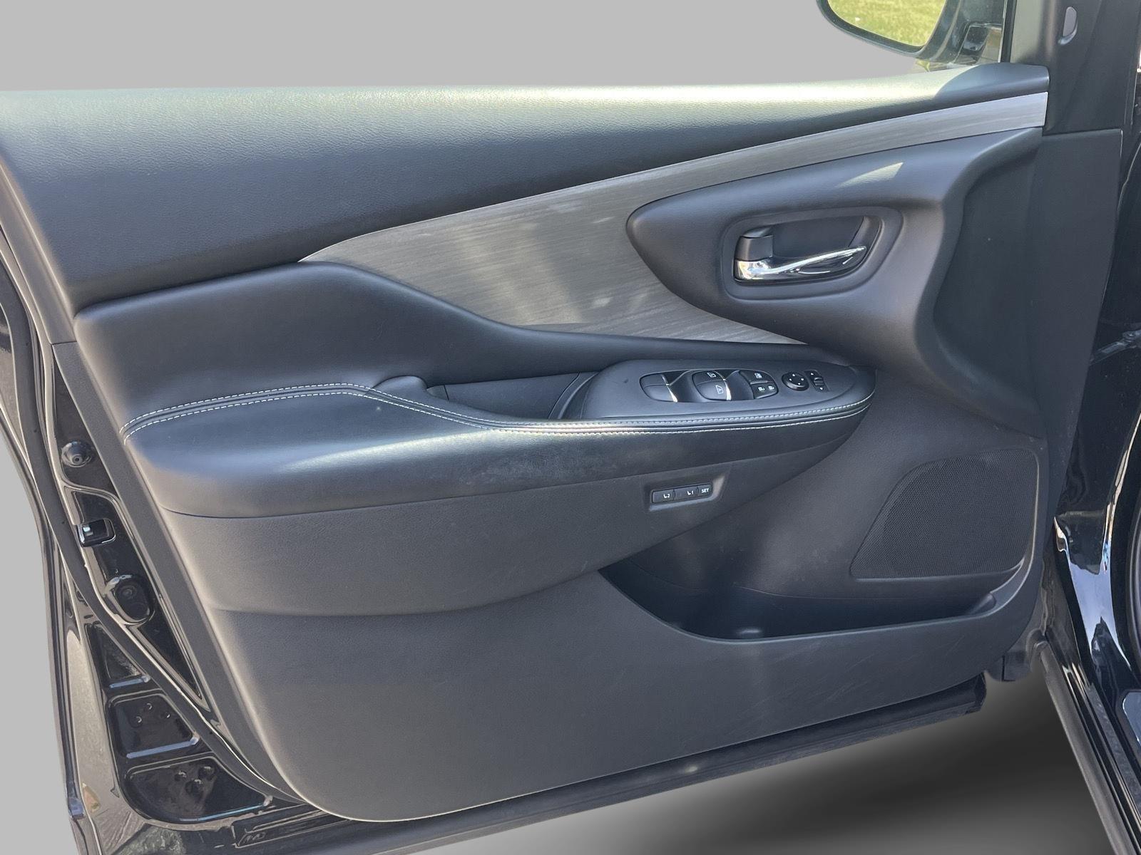 2016 Nissan Murano SL photo 21