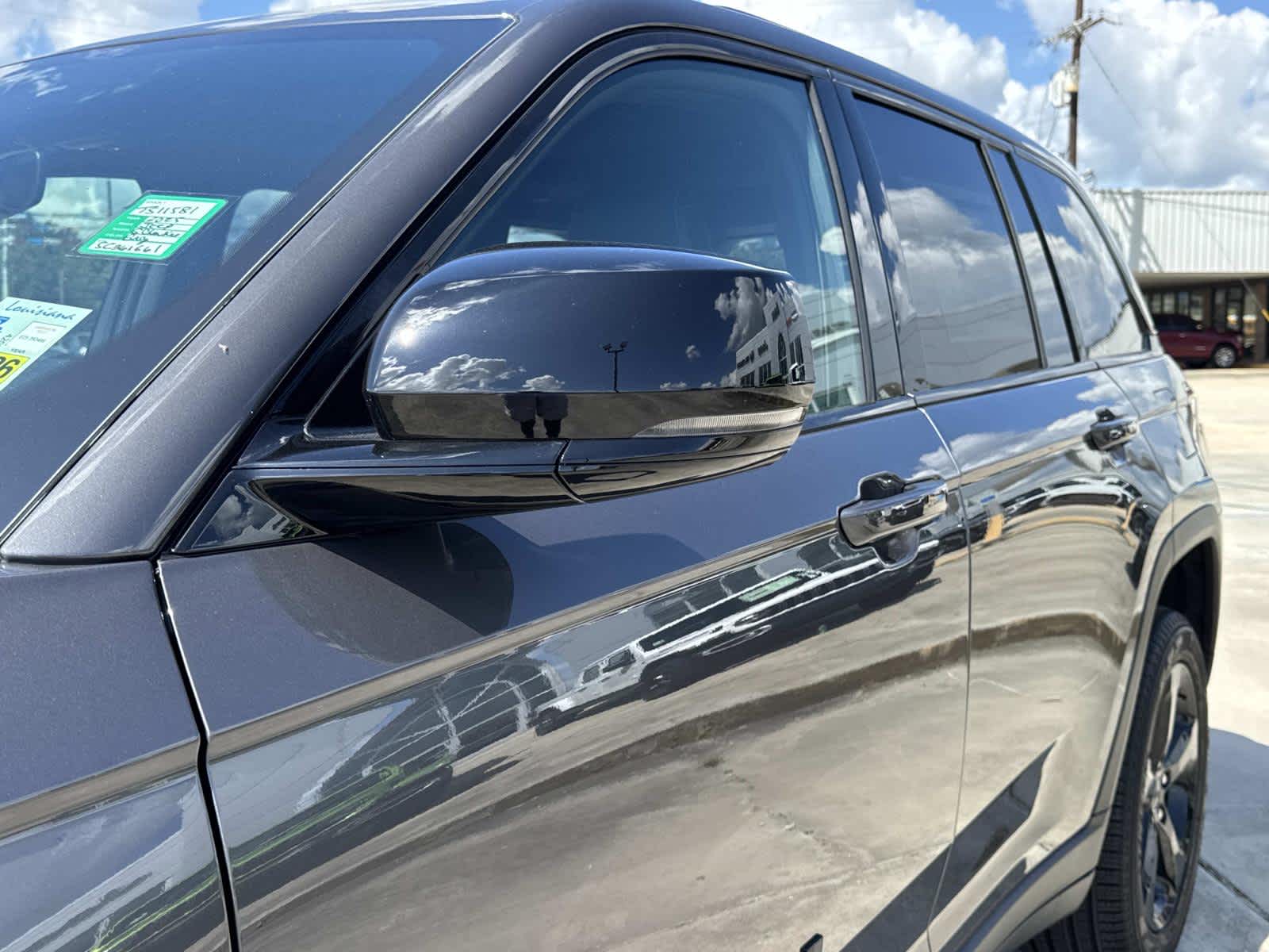 2025 Jeep Grand Cherokee Limited photo 4