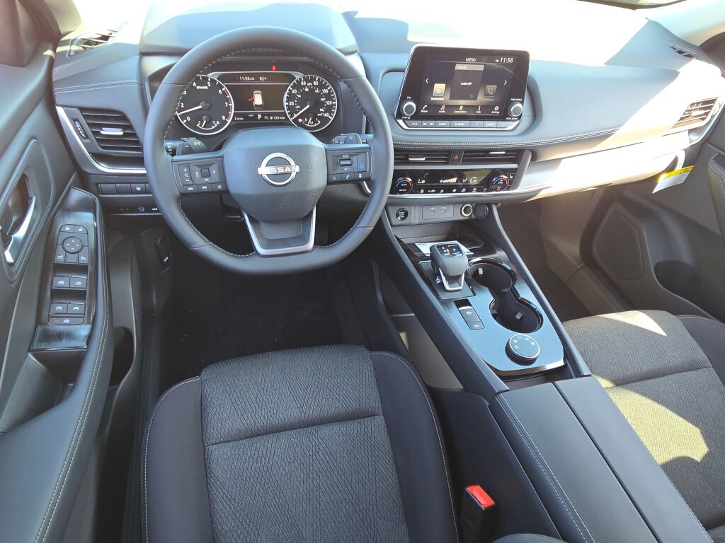 2026 Nissan Rogue SV photo 14