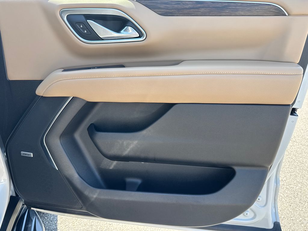 2021 Chevrolet Suburban Premier photo 14