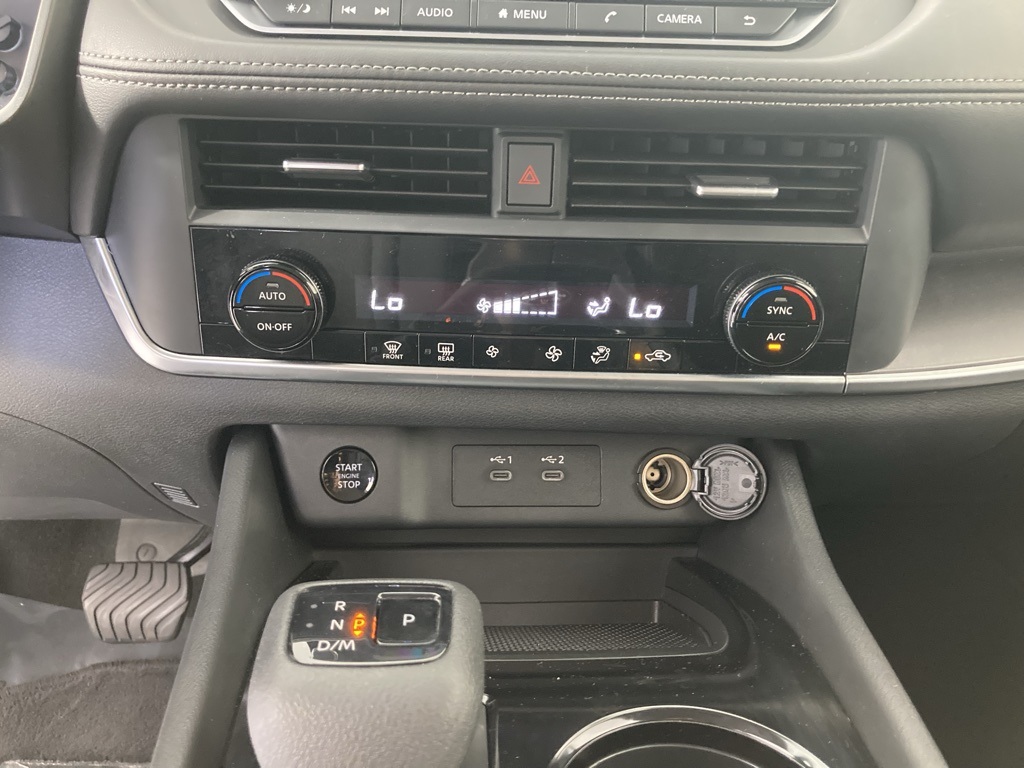 2024 Nissan Rogue SV photo 8