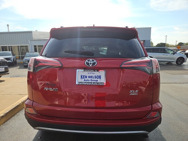 2017 Toyota RAV4 XLE photo 7