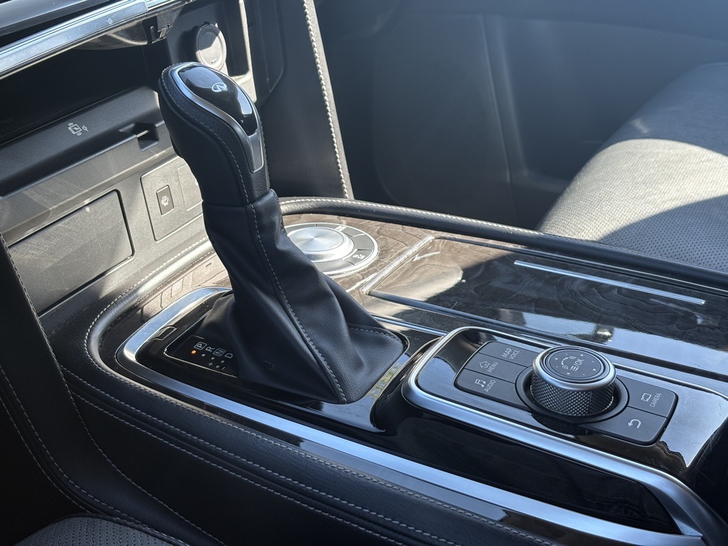 2024 Infiniti QX80 Luxe photo 11