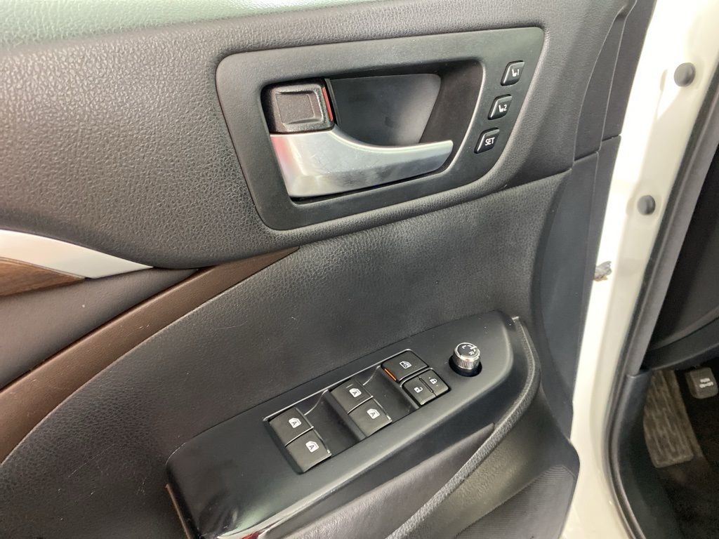 2016 Toyota Highlander Limited photo 15
