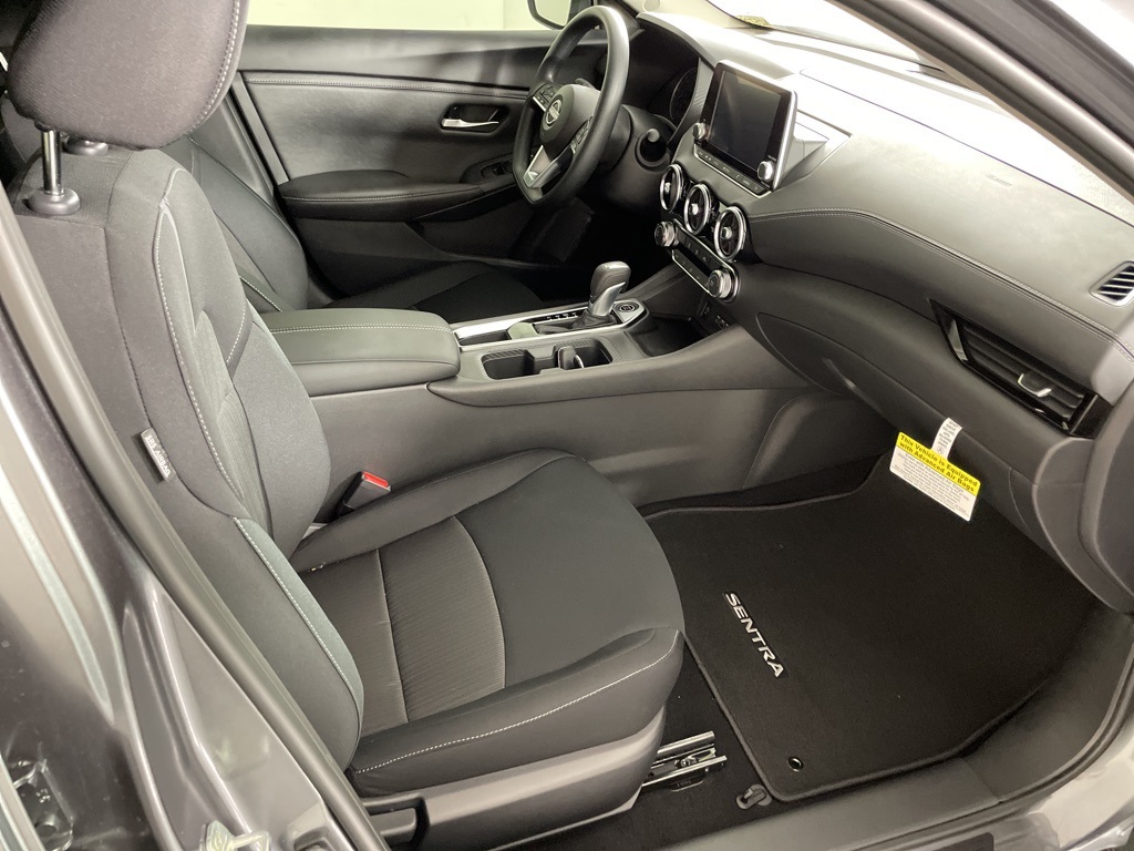 2025 Nissan Sentra SV photo 39