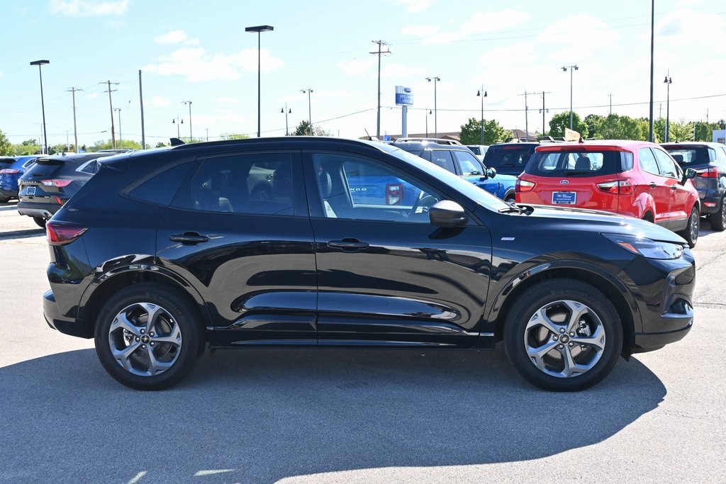 2024 Ford Escape ST-Line photo 7