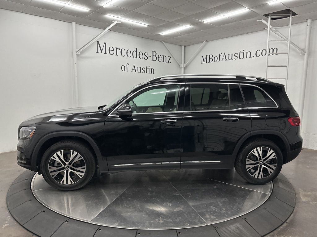 2026 Mercedes Benz GLB 250 4MATIC photo 4
