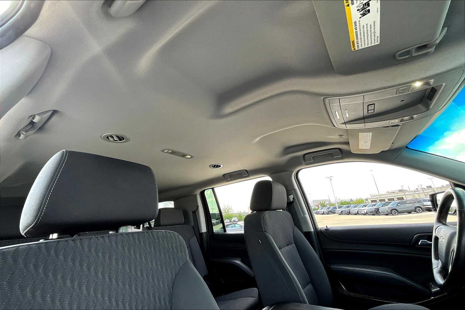 2018 Chevrolet Suburban LS photo 12