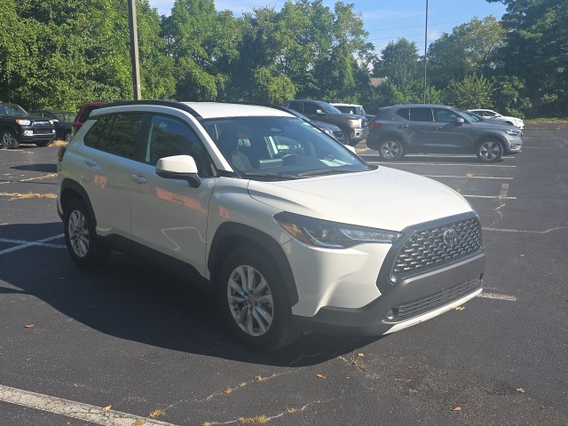 Used 2024 Toyota Corolla Cross LE with VIN 7MUCAABG0RV082046 for sale in Northfield, Minnesota