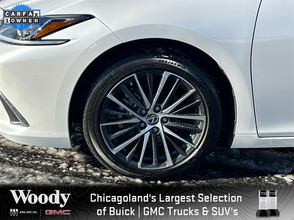 2025 LEXUS ES - Image 10