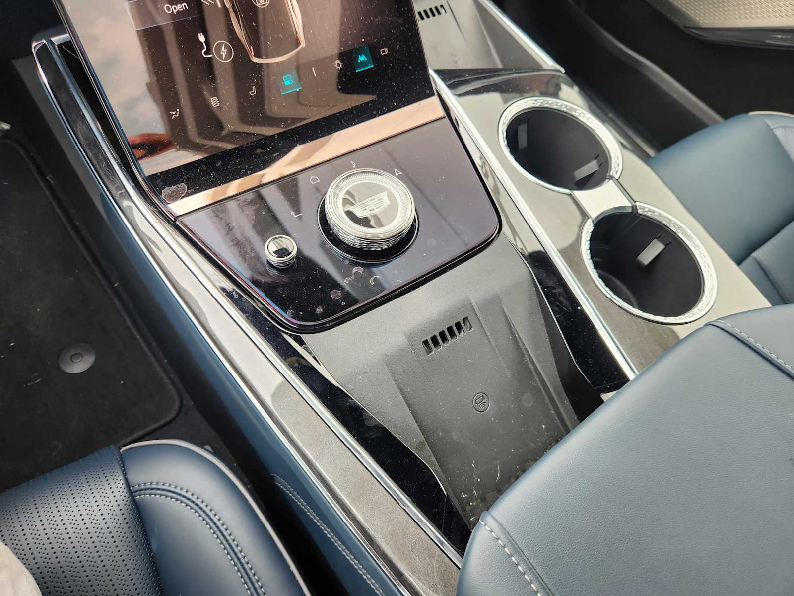 2025 Cadillac Escalade IQ Sport photo 12