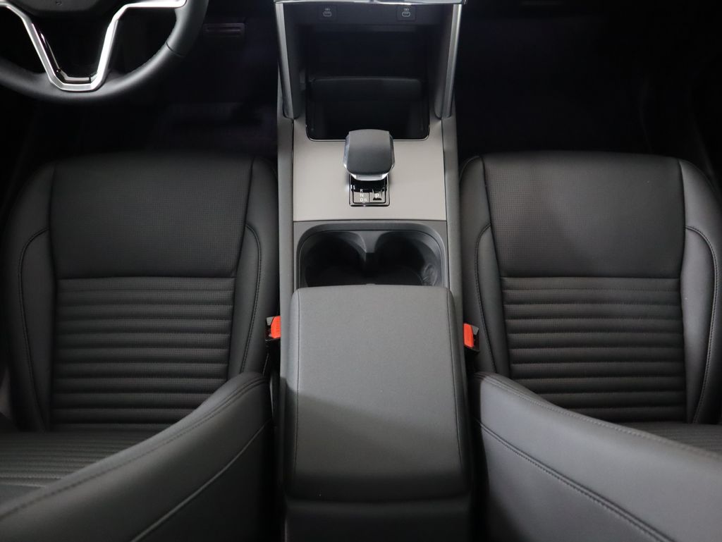 2025 Land Rover Discovery Sport S photo 17