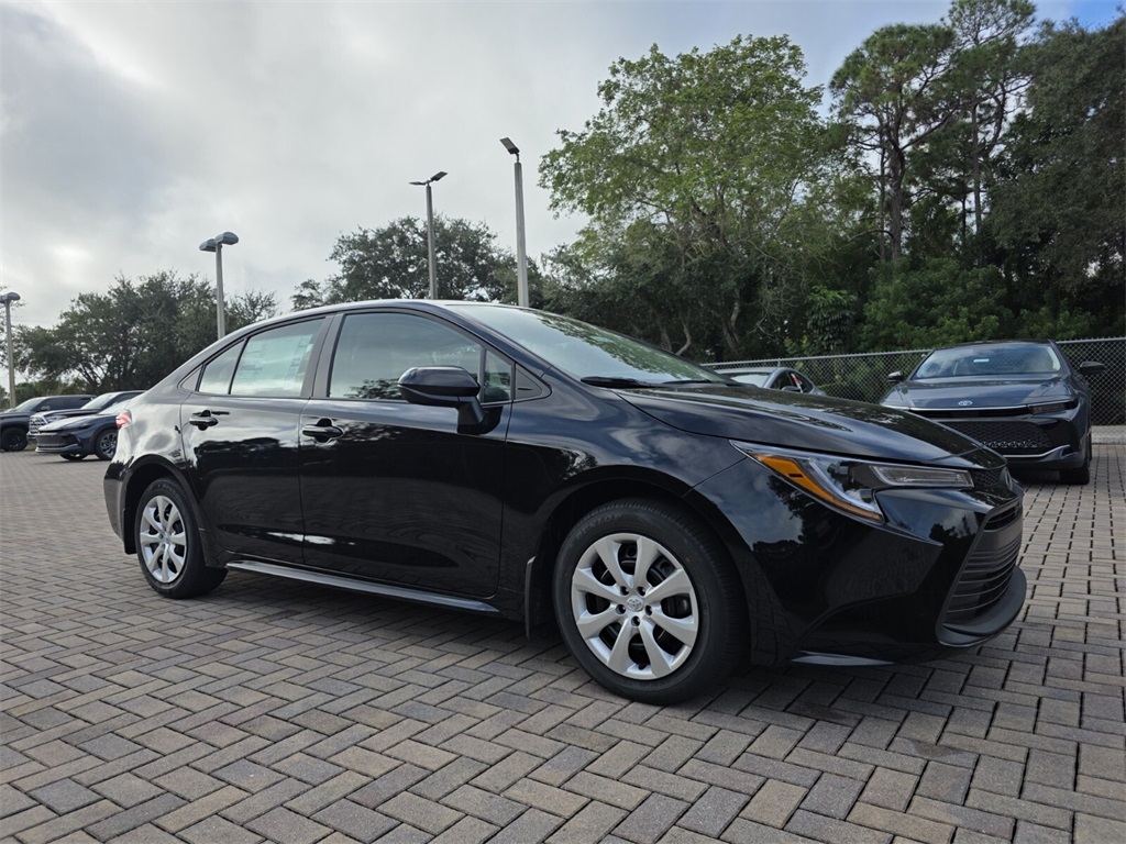 2026 Toyota Corolla LE's photo