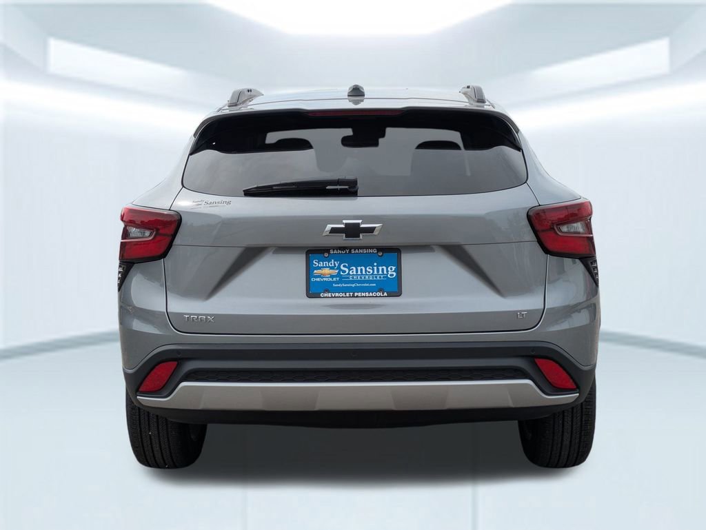 2025 Chevrolet Trax LT photo 4
