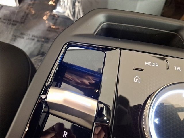 2025 Bmw iX photo 13