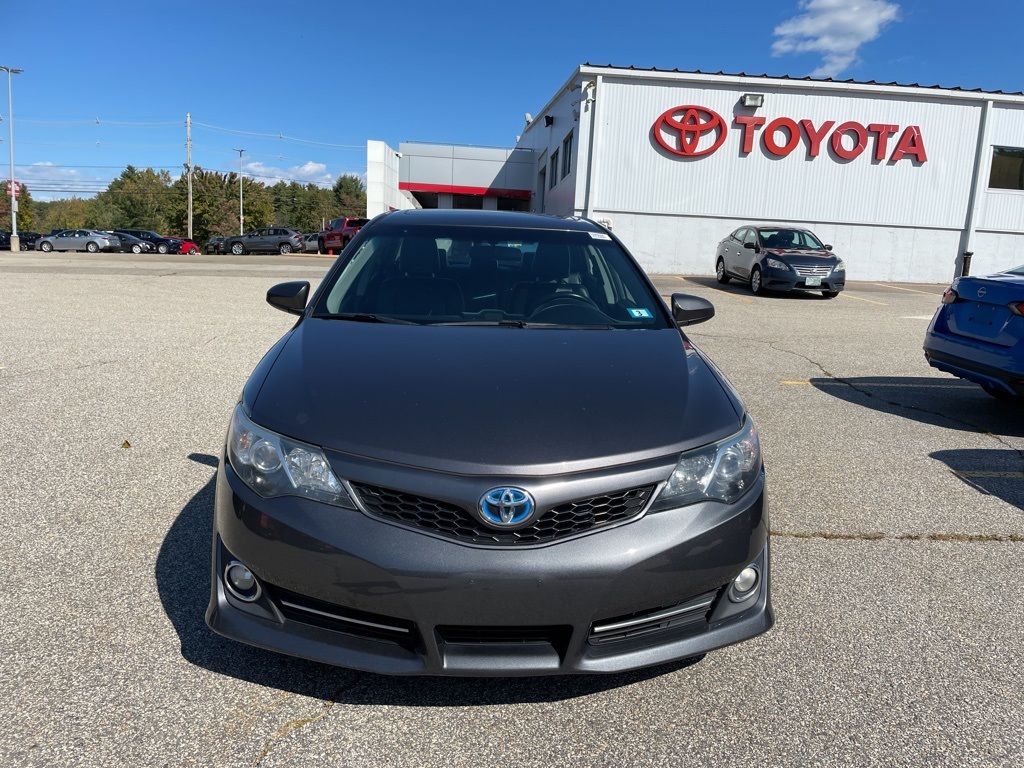 2014 Toyota Camry Hybrid SE photo 2