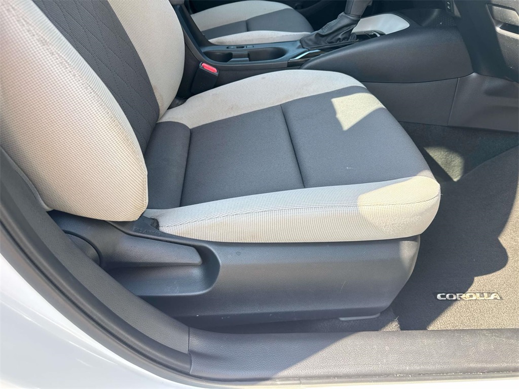 2023 Toyota Corolla LE photo 10