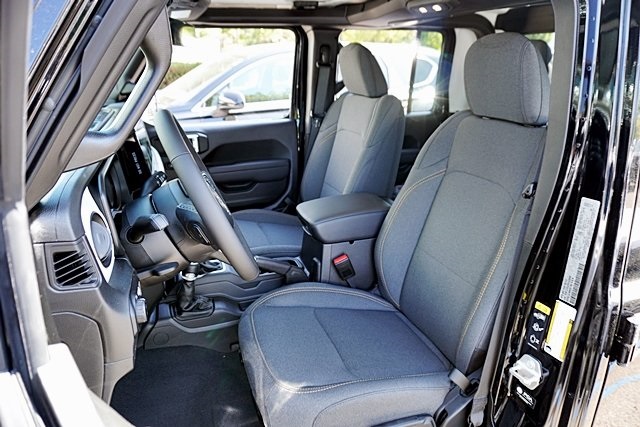 New 2025 Black Clear-Coat Exterior Paint Jeep Sport S image 20