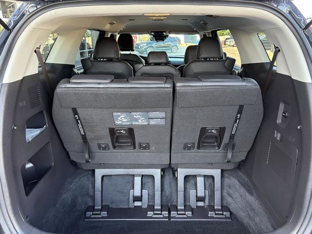 2023 Kia Carnival LX photo 28
