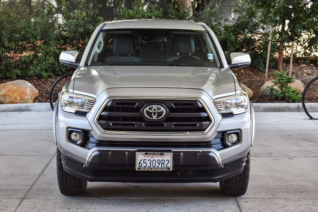 2019 Toyota Tacoma SR5 photo 2