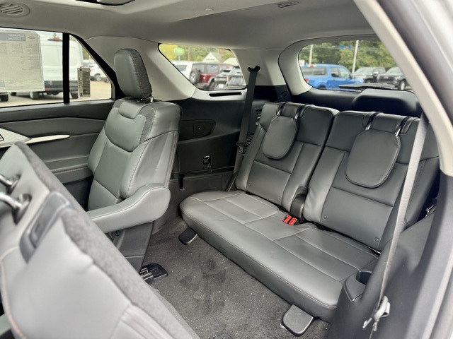 2025 Ford Explorer photo 27