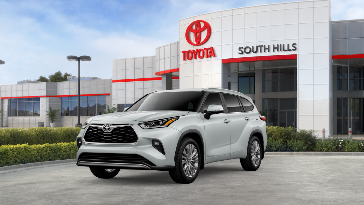 2026 Toyota Highlander Platinum's photo