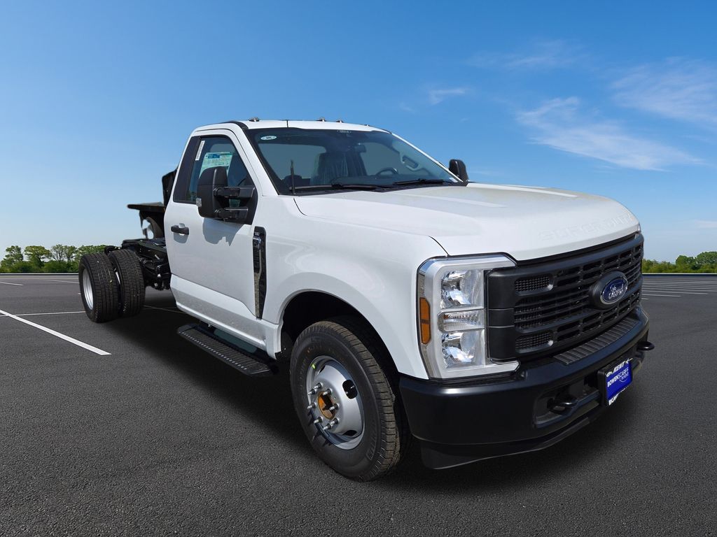 2025 Ford F-350 XL photo 3